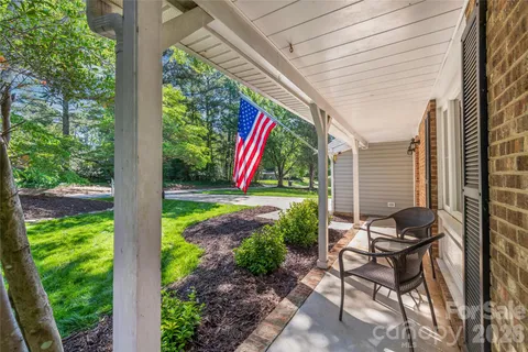 $525,000 | 425 Regency Drive, Charlotte, NC 28211