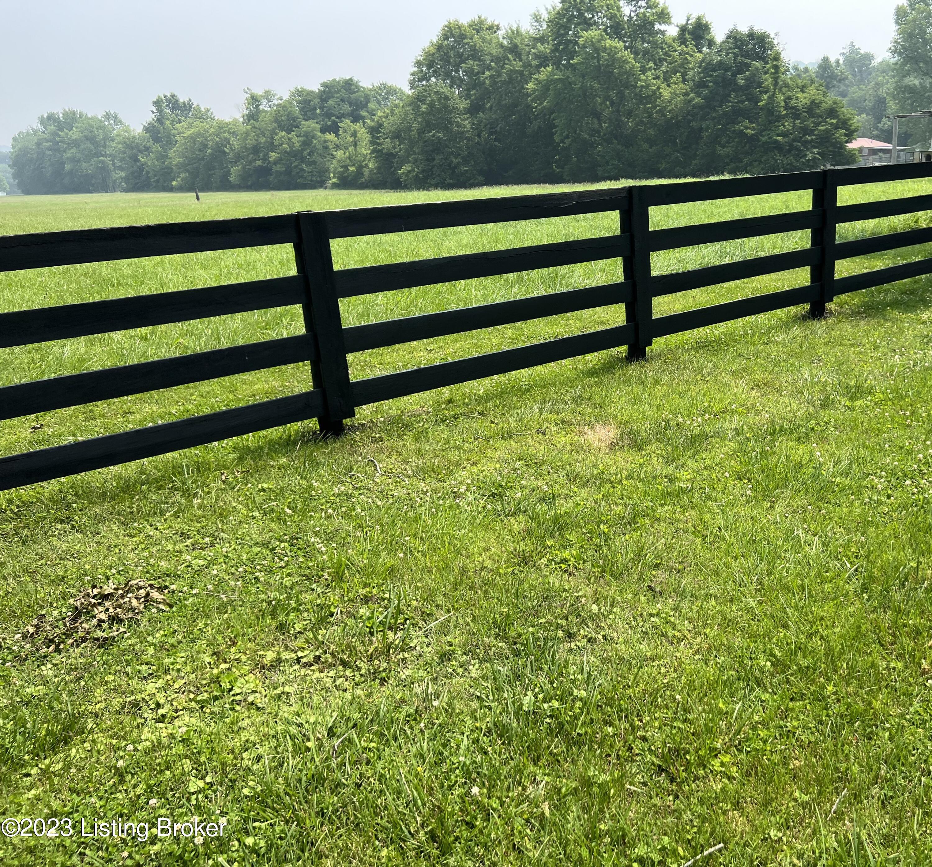 6105 Pendleton Road Louisville, KY 40272 - Photo 55 of 56 back fence