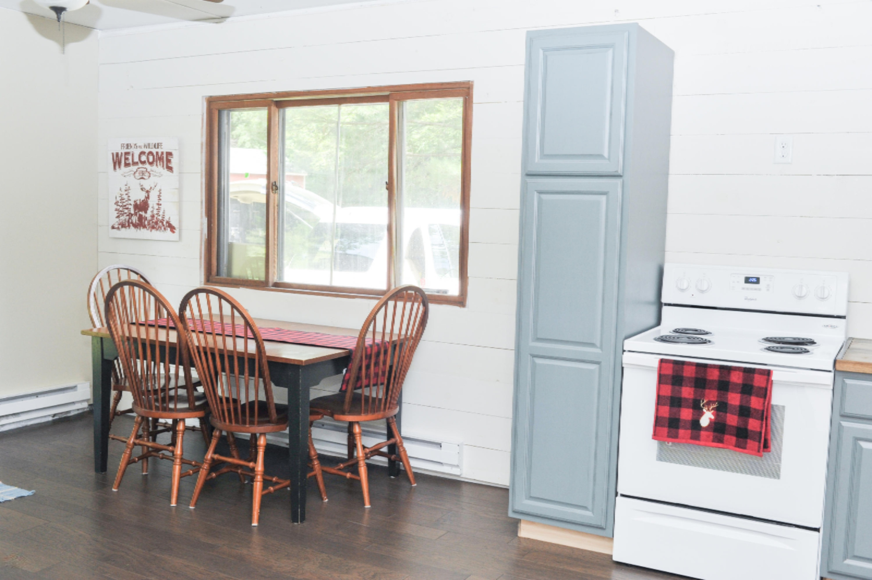 3460 East Colby Road Stanton, MI 48888 - Photo 4 of 25 ZornowCabinInside-18