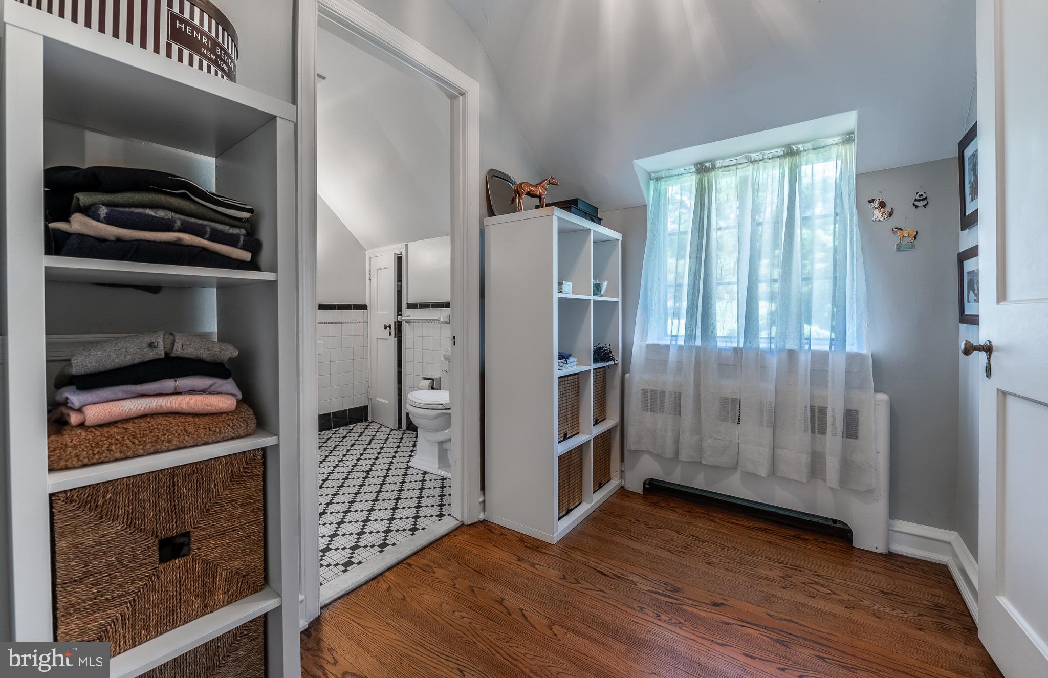 105 Stratford Road Wallingford, PA 19086 - Photo 23 of 40 Primary Closet / Dressing Area