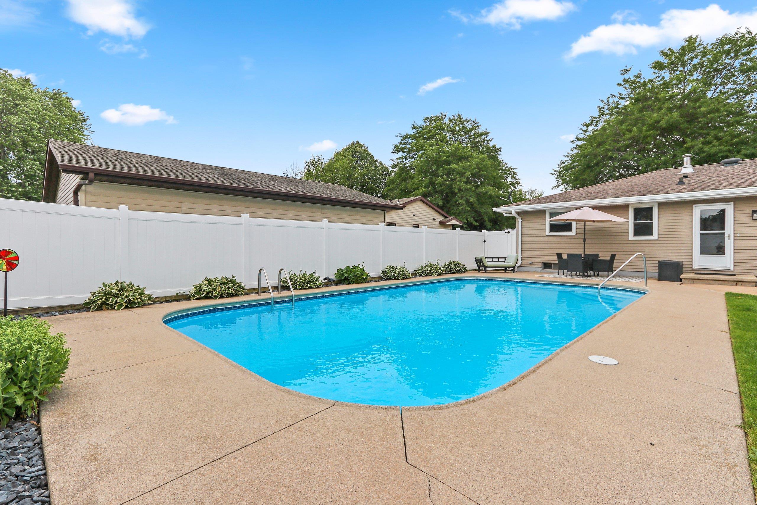 1718 Schaefer Circle Appleton, WI 54915 - Photo 6 of 68