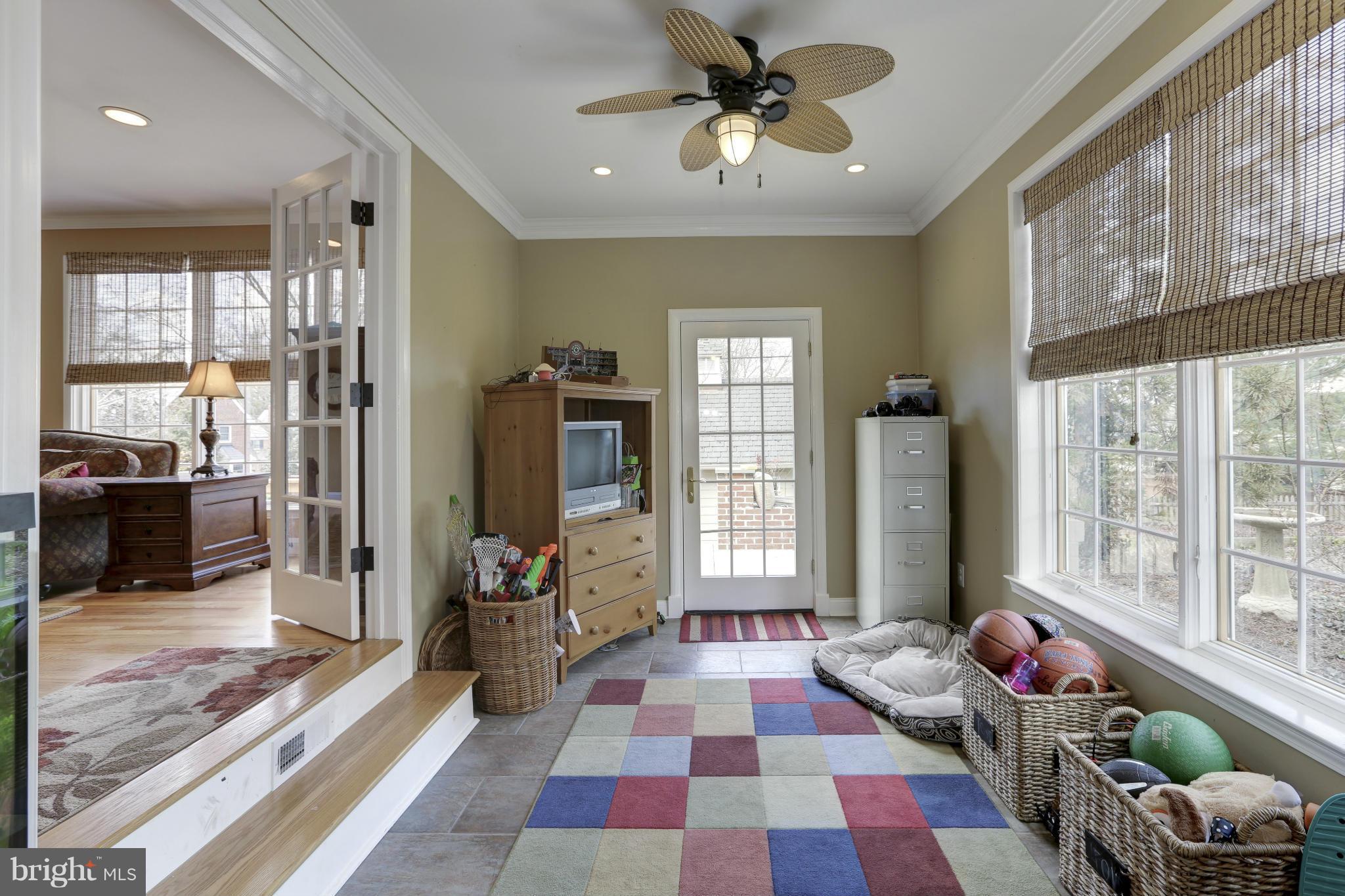 808 Chumleigh Road Baltimore, MD 21212 - Photo 15 of 30 First floor den or playroom