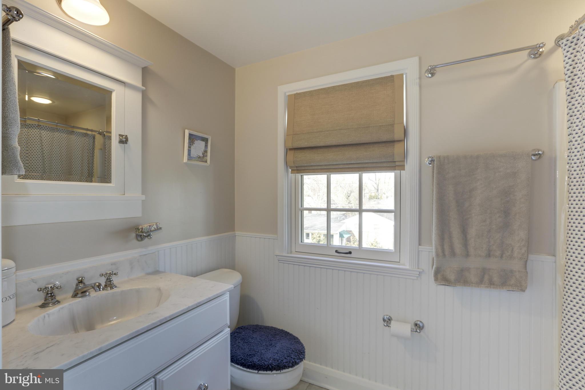 808 Chumleigh Road Baltimore, MD 21212 - Photo 18 of 30 Renovated master bath