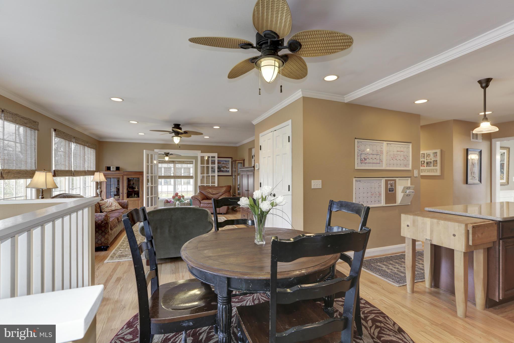 808 Chumleigh Road Baltimore, MD 21212 - Photo 6 of 30 Breakfast room flows to family room
