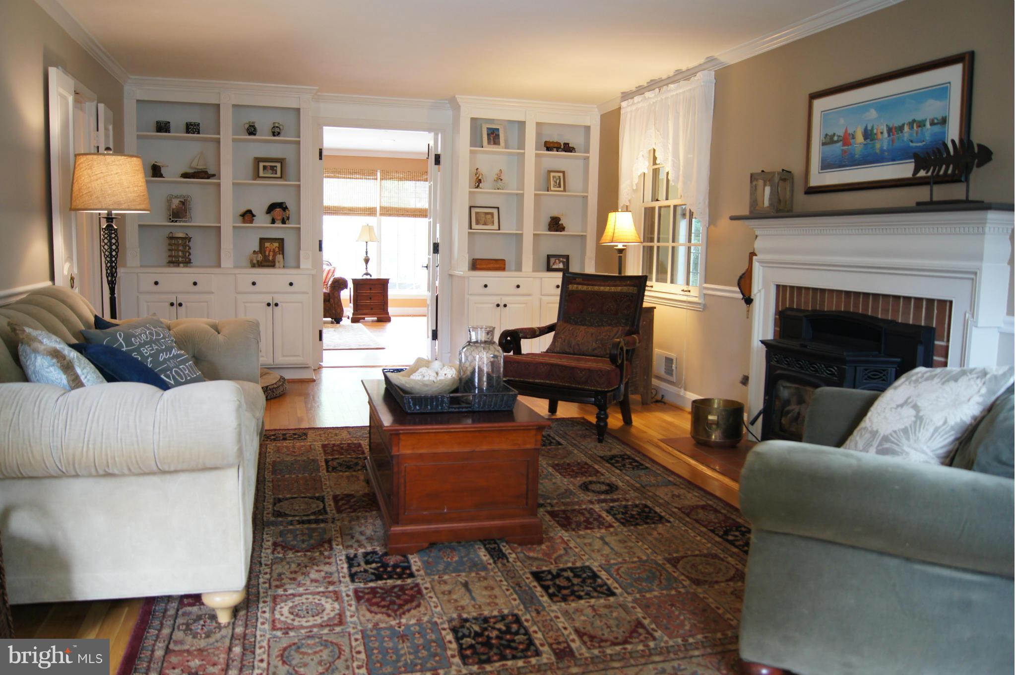 808 Chumleigh Road Baltimore, MD 21212 - Photo 10 of 30 Freshly painted with newly refinished floors.