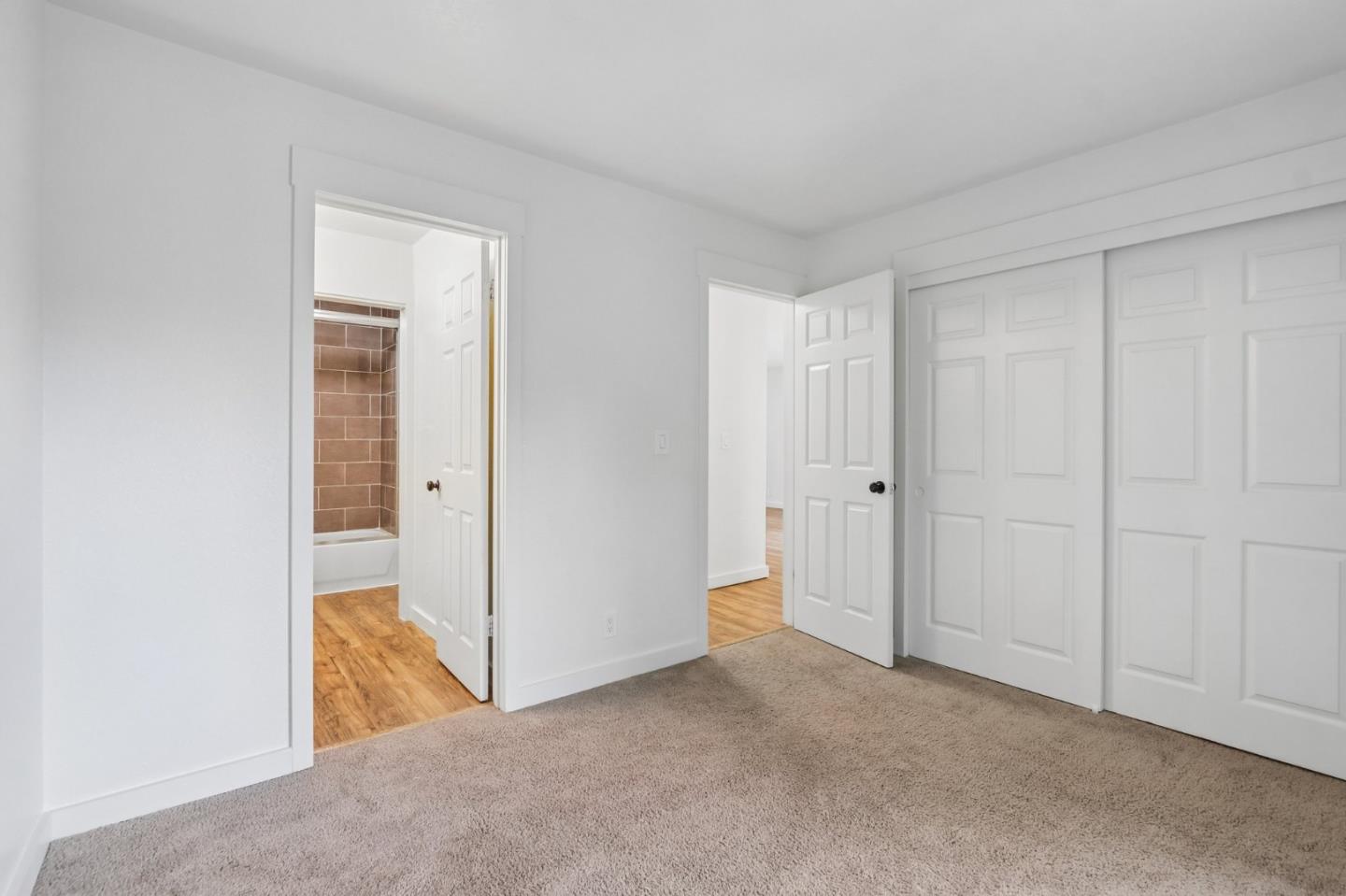 1555 Hecker Pass Road, Unit E201 Gilroy, CA 95020 - Photo 15 of 28
