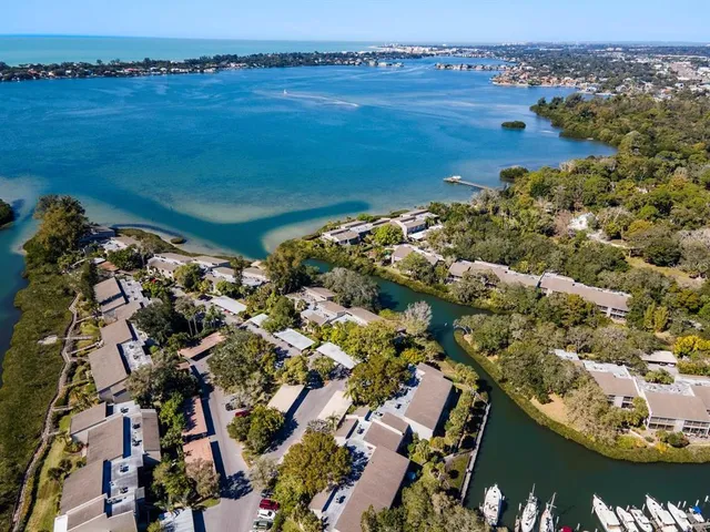 $1,995 | 1647 Brookhouse Court, Unit 246, Sarasota, FL 34231