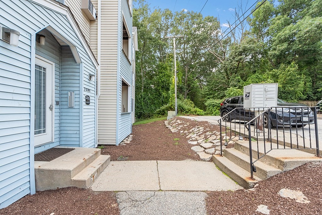 7 Gibbs Street, Unit 12 Worcester, MA 01607 - Photo 4 of 42 Gallery Image 4