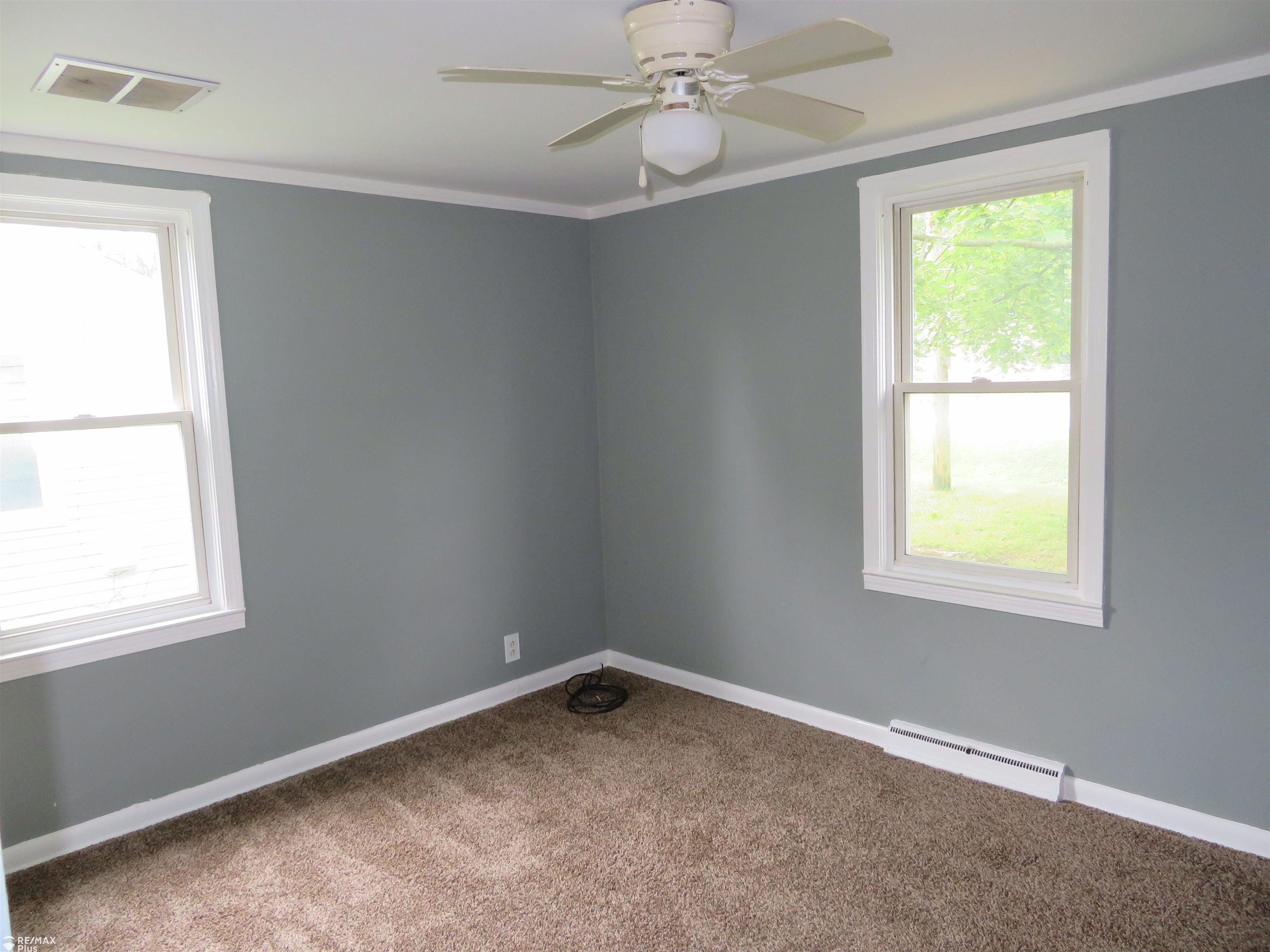 4160 Risedorph Street Burton, MI 48509 - Photo 8 of 18 50186030-778df766-5c2b-4d64-ae5c-d6b89d1eec42.JPG
