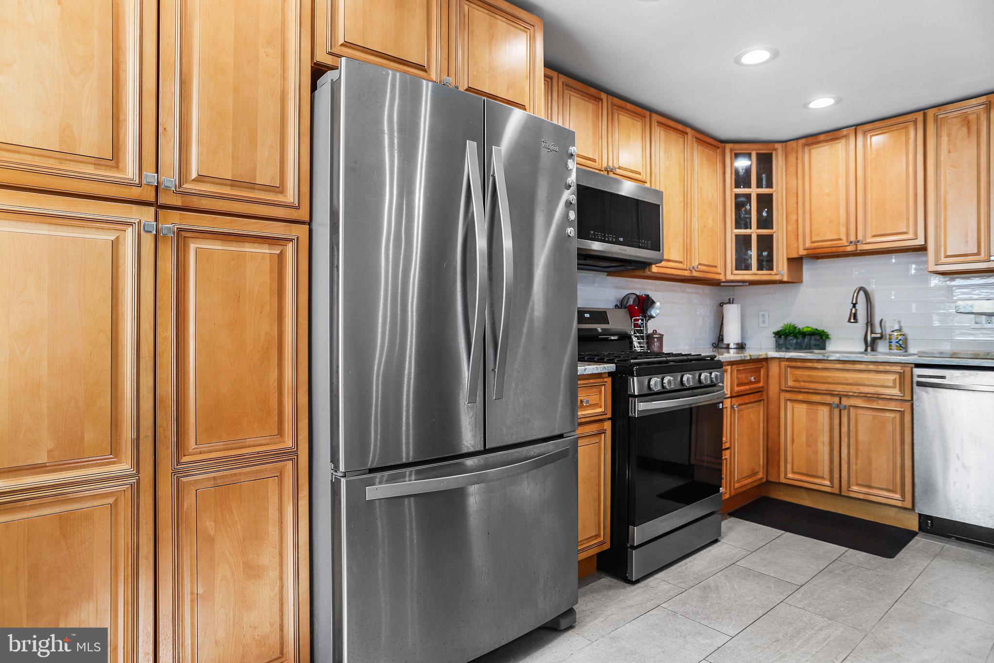 420 Rively Avenue Collingdale, PA 19023 - Photo 9 of 19