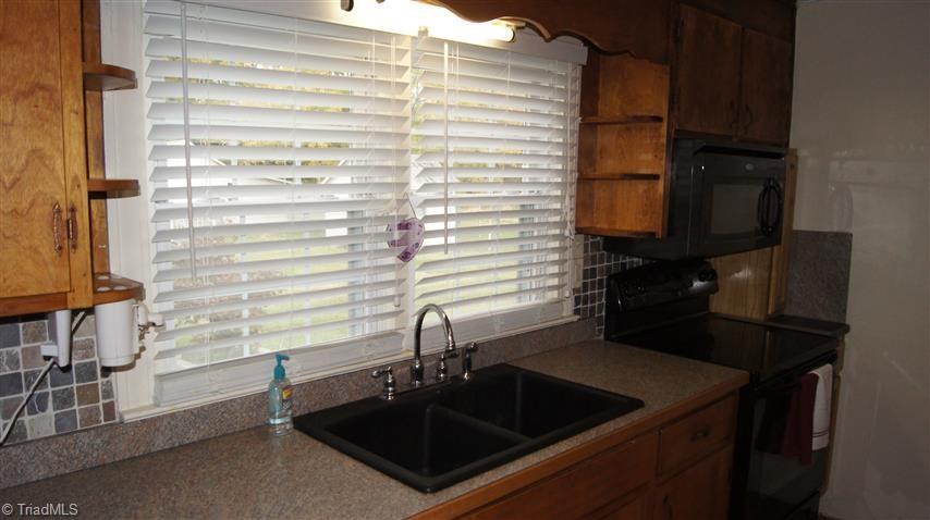 131 Turner Road Mayodan, NC 27027 - Photo 11 of 30 Gallery Image 11