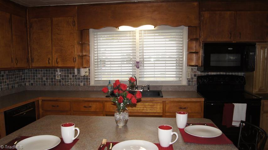 131 Turner Road Mayodan, NC 27027 - Photo 9 of 30 Gallery Image 9