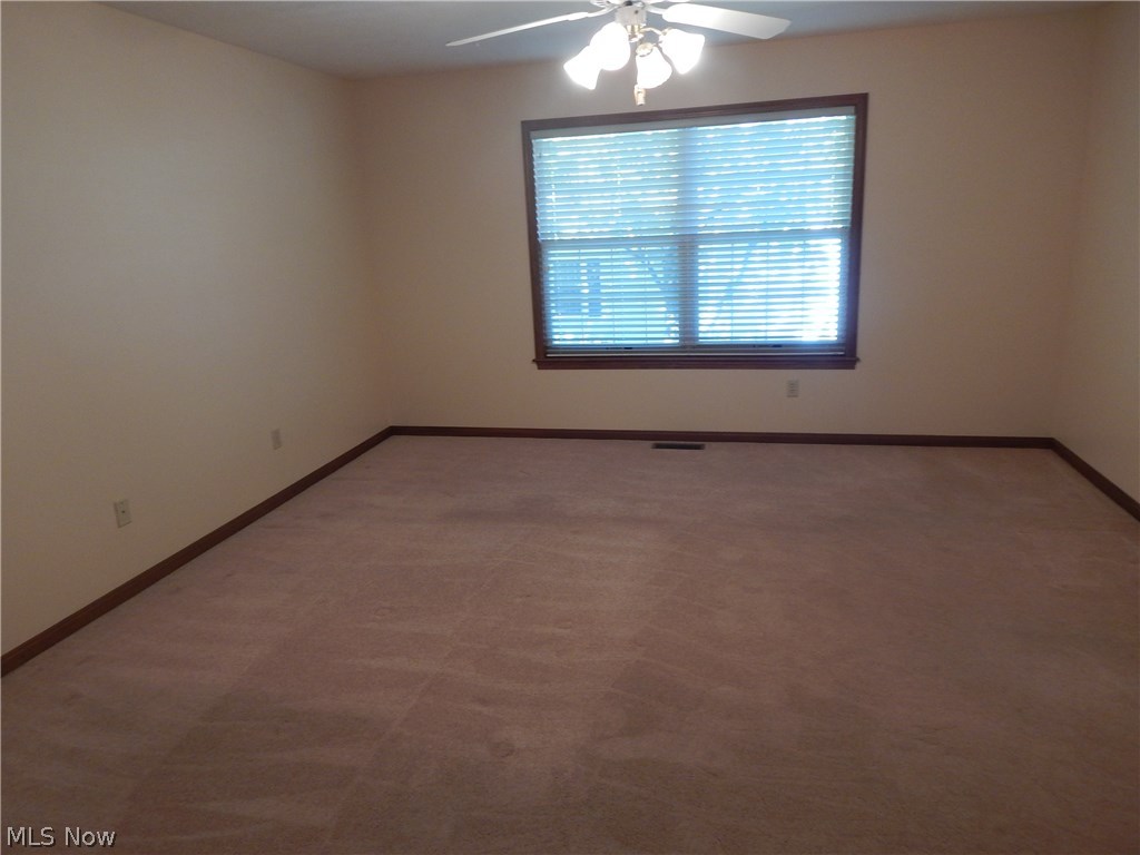 2182 Abbey Road Akron, OH 44312 - Photo 11 of 20
