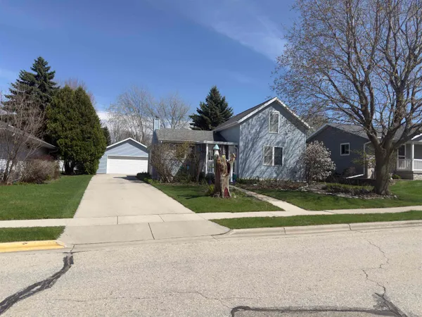 $164,900 | 129 Putnam Street, Oakfield, WI 53065