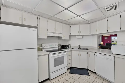$140,000 | 8693 Bardmoor Boulevard, Unit 301B, Largo, FL 33777