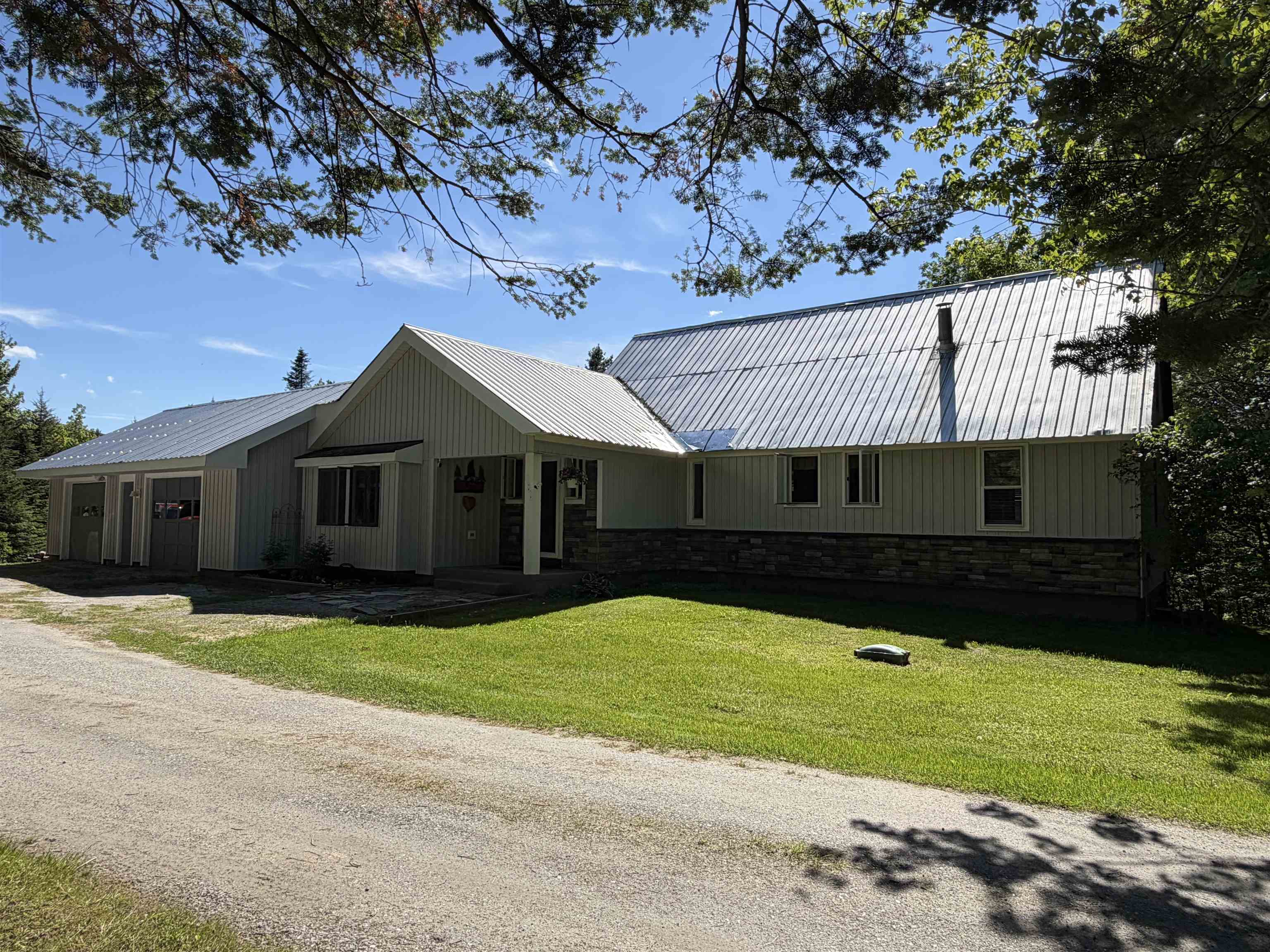 386 Howland Farm Road Mount Holly, VT 05730 - Photo 3 of 45