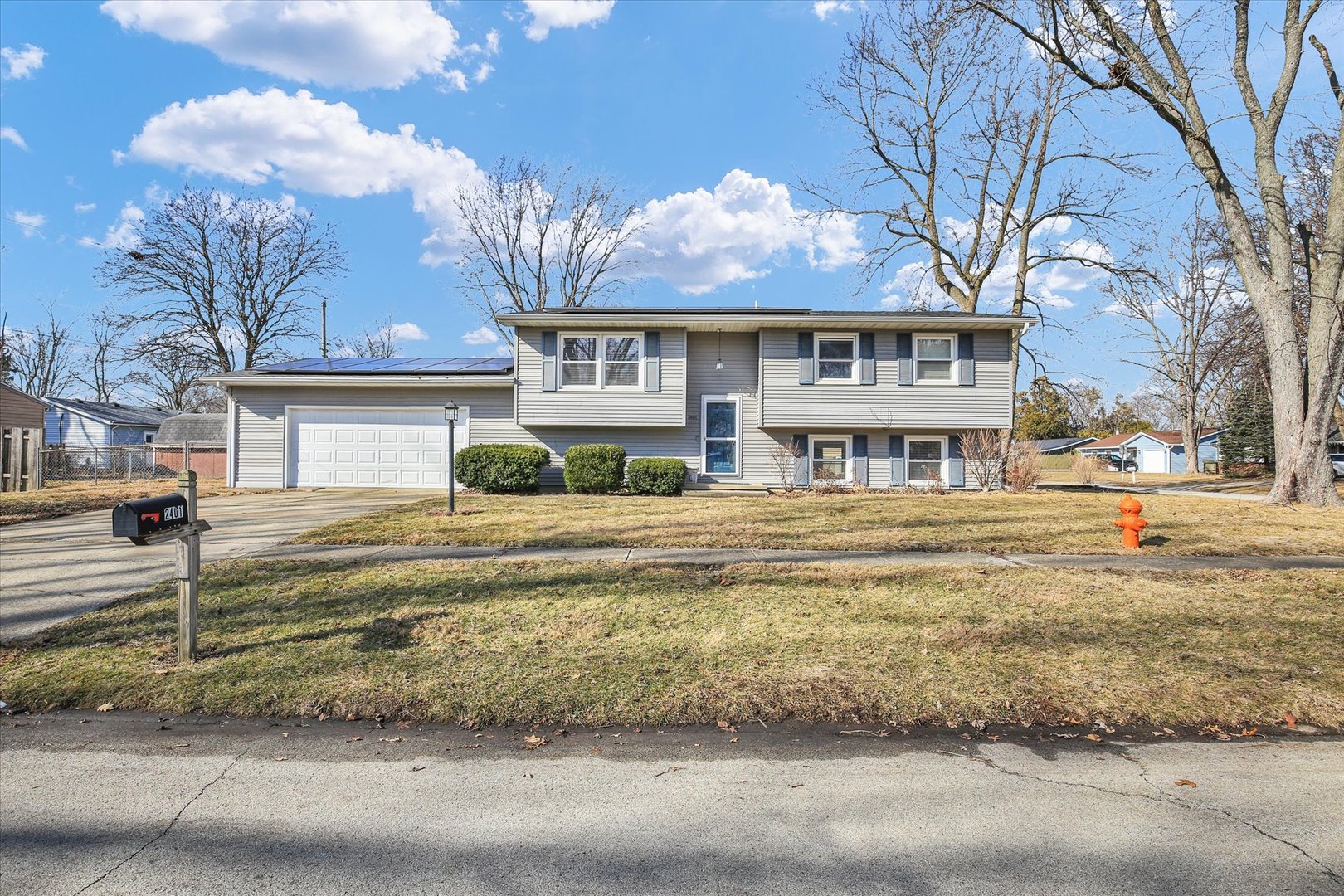 2401 Arden Drive Champaign, IL 61821 - Photo 2 of 43