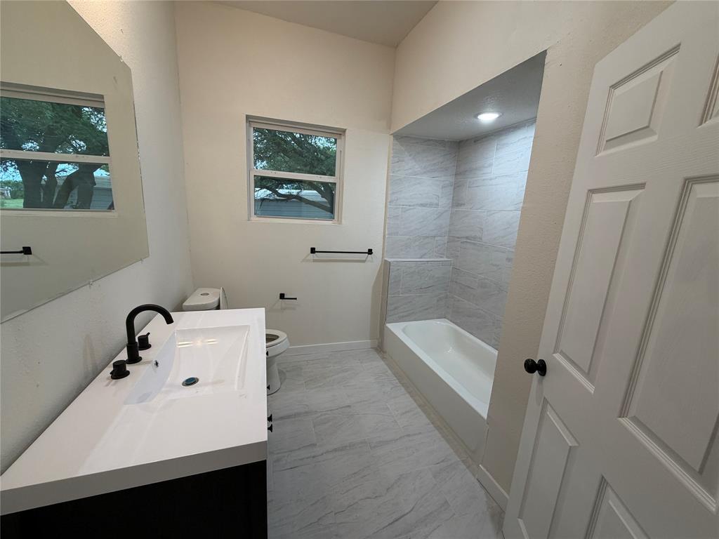 8237 Telegraph Road Quinlan, TX 75474 - Photo 5 of 19