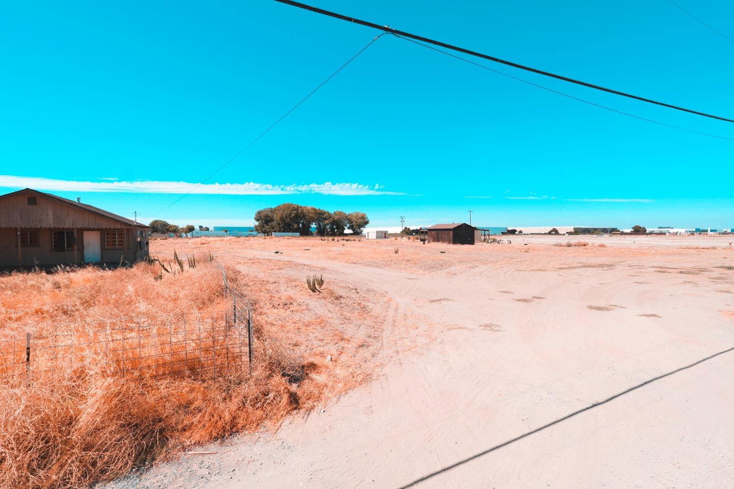 259 Swanson Road Manteca, CA 95337 - Photo 23 of 27 a view of a road with an ocean