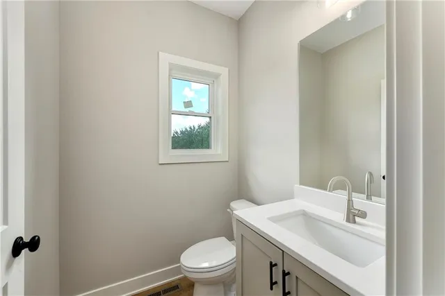 $419,999 | 1515 Northwest Whispering Court, Grain Valley, MO 64029