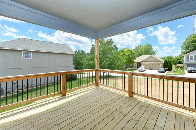 $419,999 | 1515 Northwest Whispering Court, Grain Valley, MO 64029