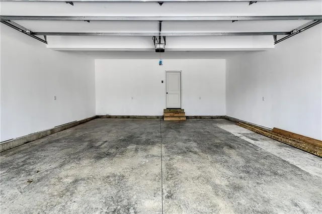 $419,999 | 1515 Northwest Whispering Court, Grain Valley, MO 64029