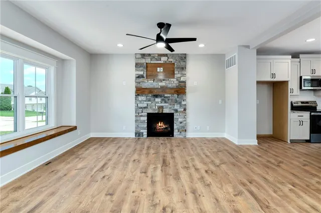 $419,999 | 1515 Northwest Whispering Court, Grain Valley, MO 64029