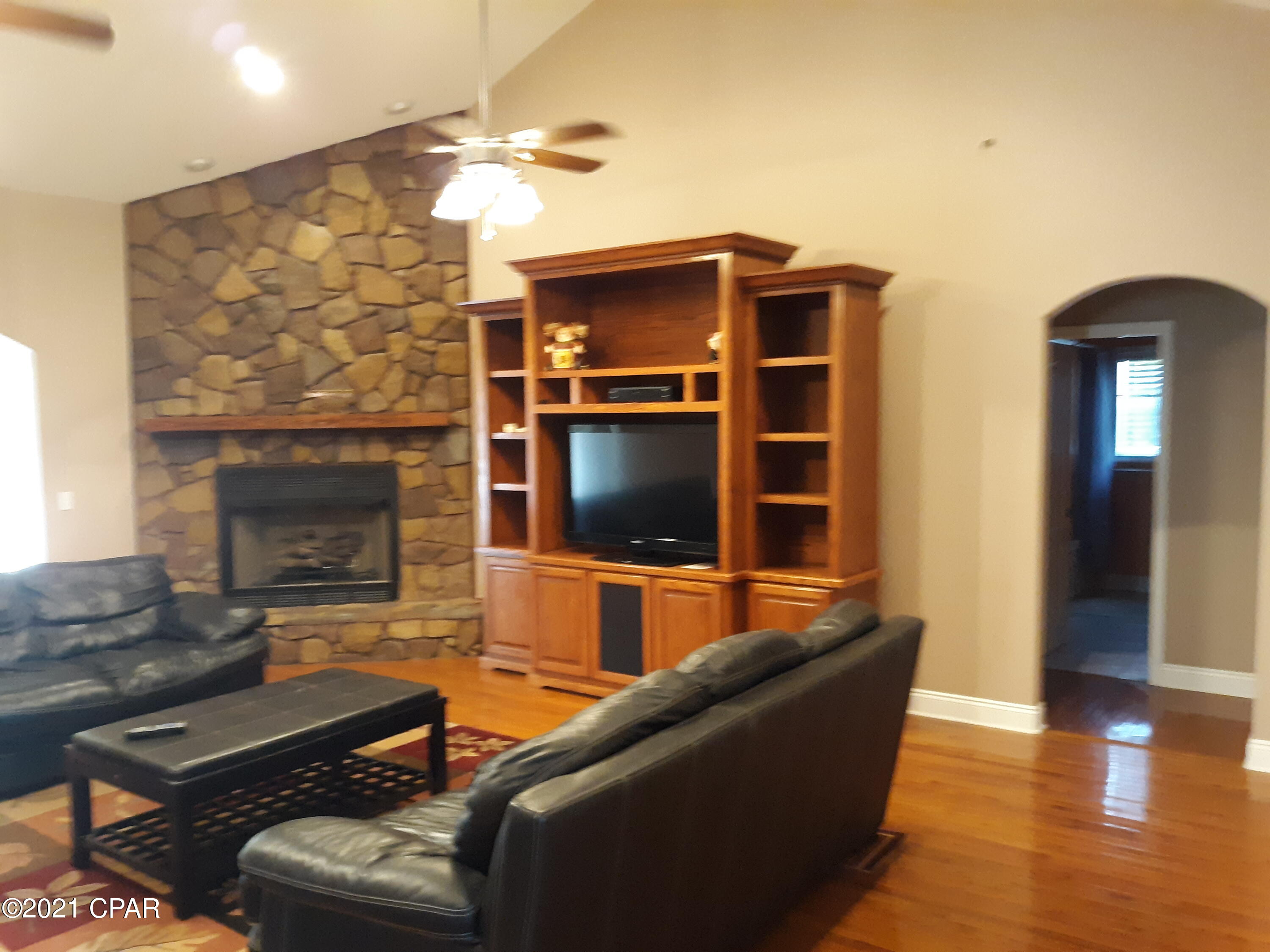 4882 Logan Loop Malone, FL 32445 - Photo 11 of 32 Gallery Image 11