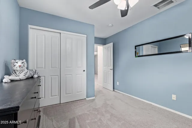 a view of livingroom with furniture