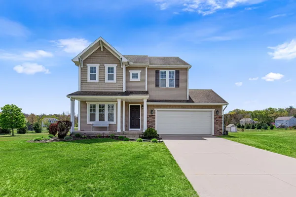 $474,900 | 8534 East Barber Ridge Drive, Alto, MI 49302