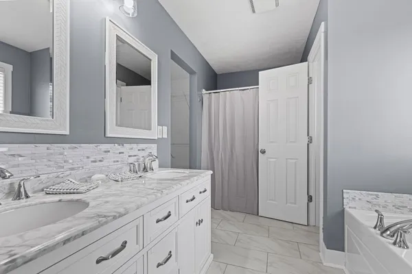 $474,900 | 8534 East Barber Ridge Drive, Alto, MI 49302