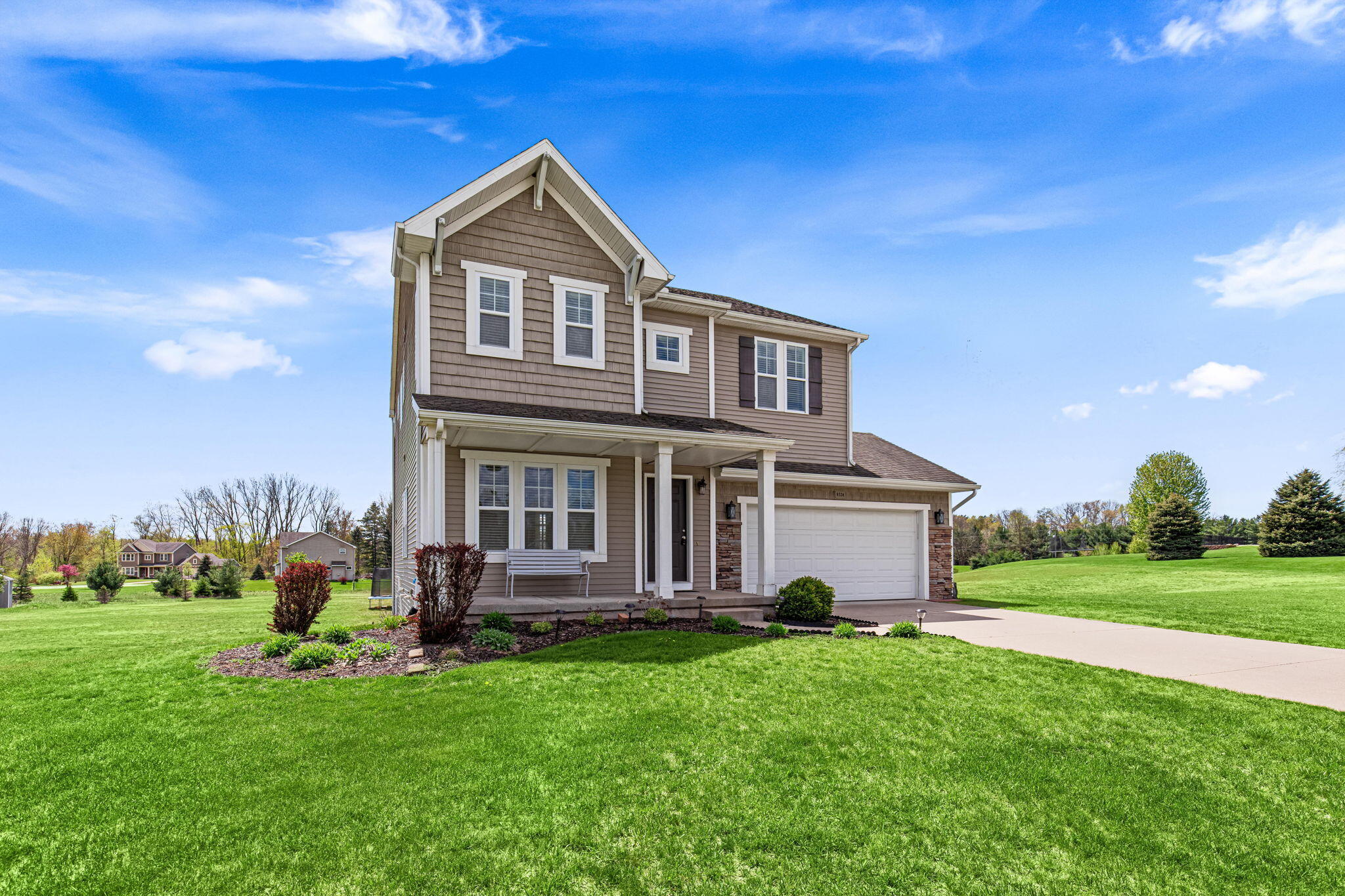 8534 East Barber Ridge Drive Alto, MI 49302 - Photo 5 of 73 4-web-or-mls-007