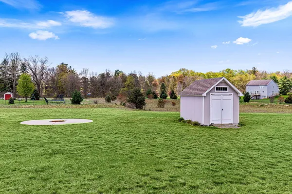 $474,900 | 8534 East Barber Ridge Drive, Alto, MI 49302