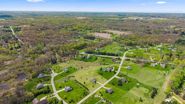 $474,900 | 8534 East Barber Ridge Drive, Alto, MI 49302