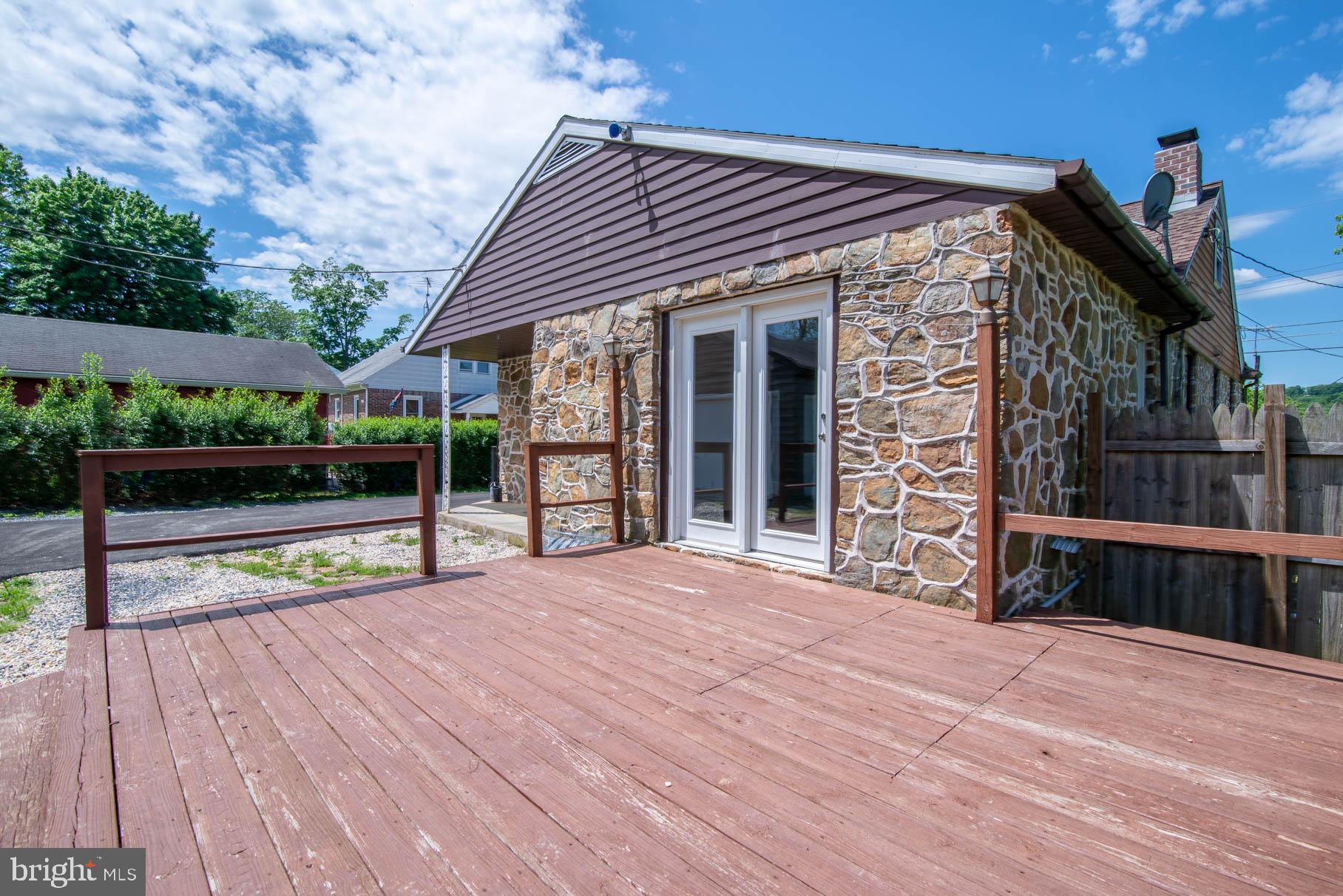 6068 Old Hanover Road Spring Grove, PA 17362 - Photo 7 of 46