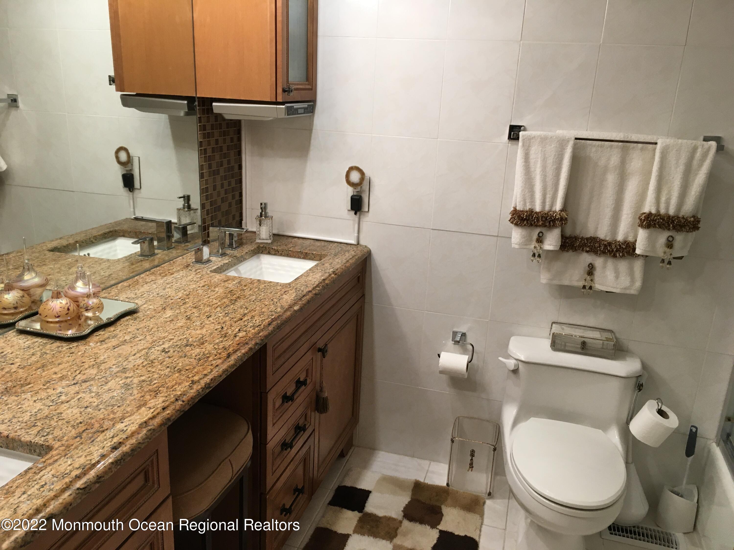 9 Ardmore Road Marlboro, NJ 07746 - Photo 14 of 42 9ACA1728-57EA-406F-9A25-DAFFB325E0C5