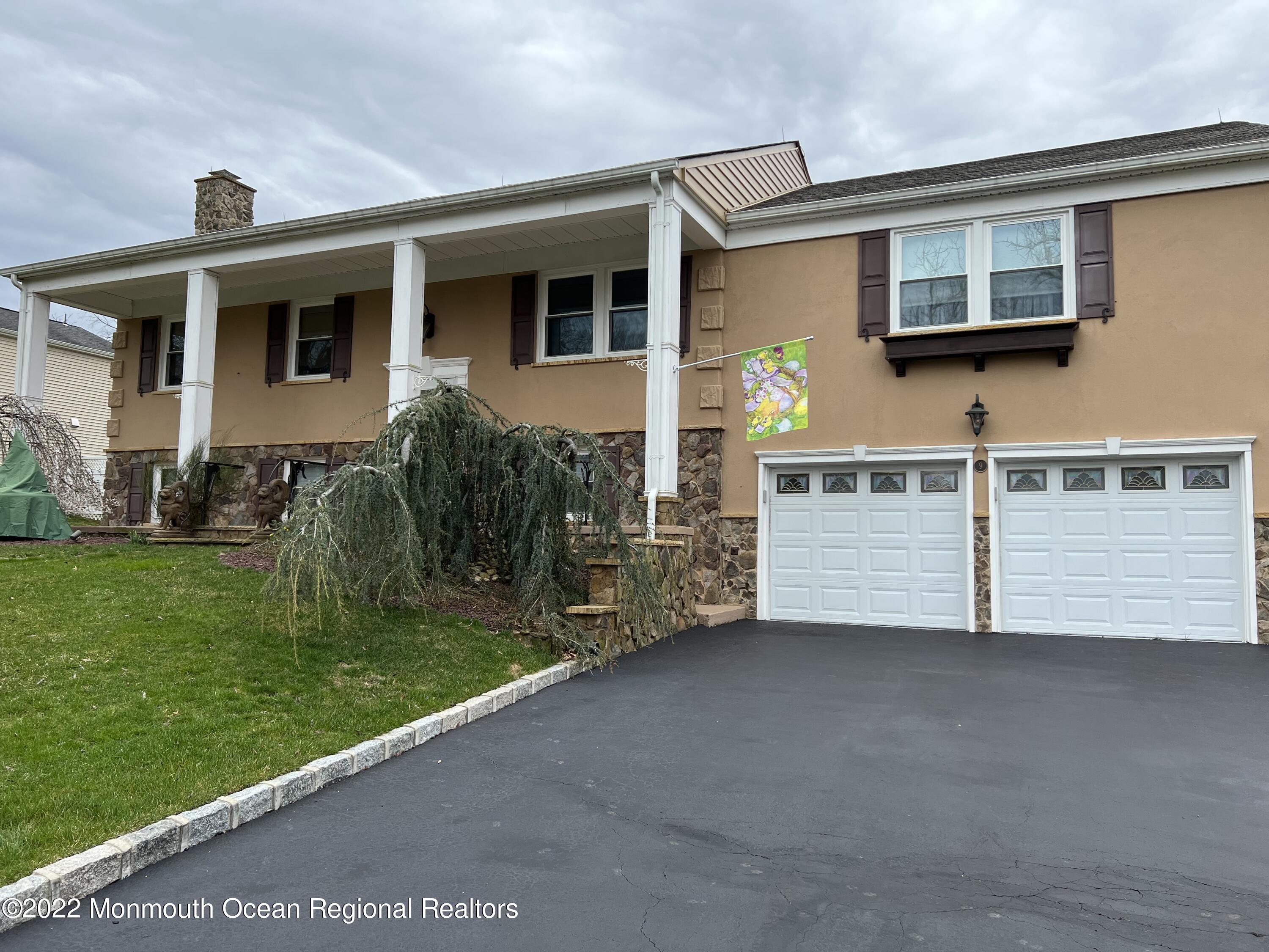 9 Ardmore Road Marlboro, NJ 07746 - Photo 3 of 42 1670291C-FB22-40CC-ADF5-0F3DFD3AB7F5