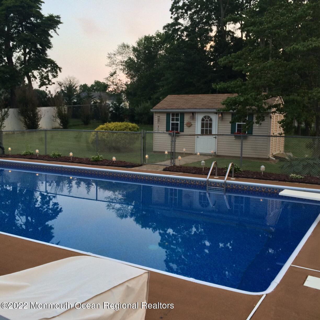 9 Ardmore Road Marlboro, NJ 07746 - Photo 37 of 42 FBFCD191-8867-441A-B276-39F1AC12B4E3