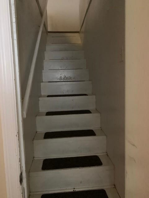 112 Shepherd Street Raleigh, NC 27607 - Photo 21 of 34 Main Stair to Bonus Room