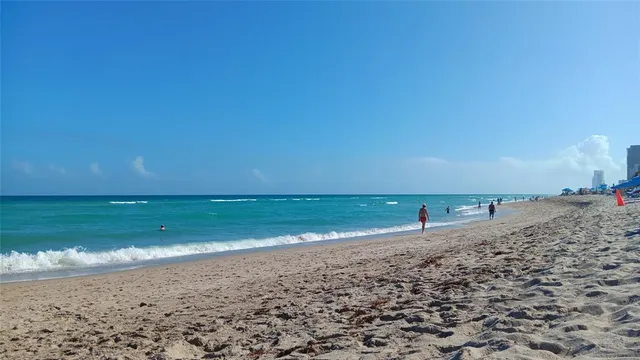 $3,300 | 3001 South Ocean Drive, Unit 109, Hollywood, FL 33019