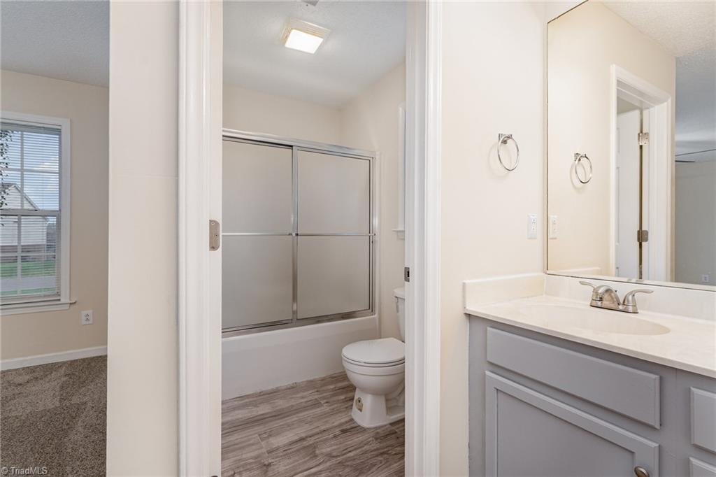 6310 Hampton Knoll Road Clemmons, NC 27012 - Photo 11 of 26 Primary bathroom