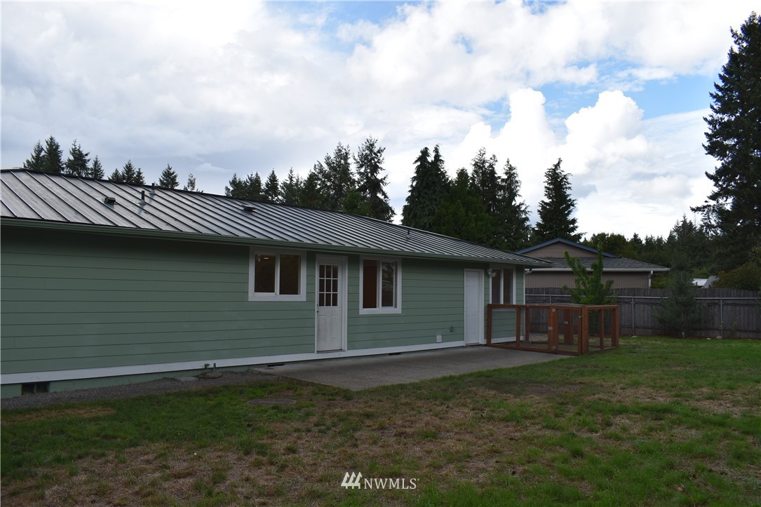 109 Raintree Loop Southeast Rainier, WA 98576 - Photo 5 of 16