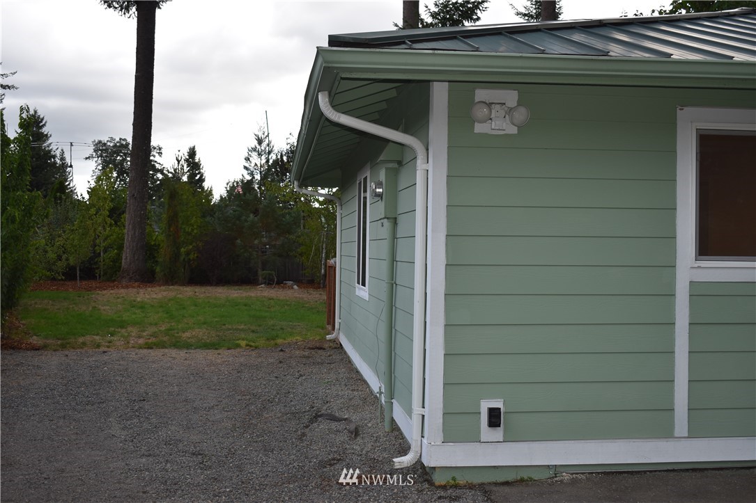 109 Raintree Loop Southeast Rainier, WA 98576 - Photo 6 of 16