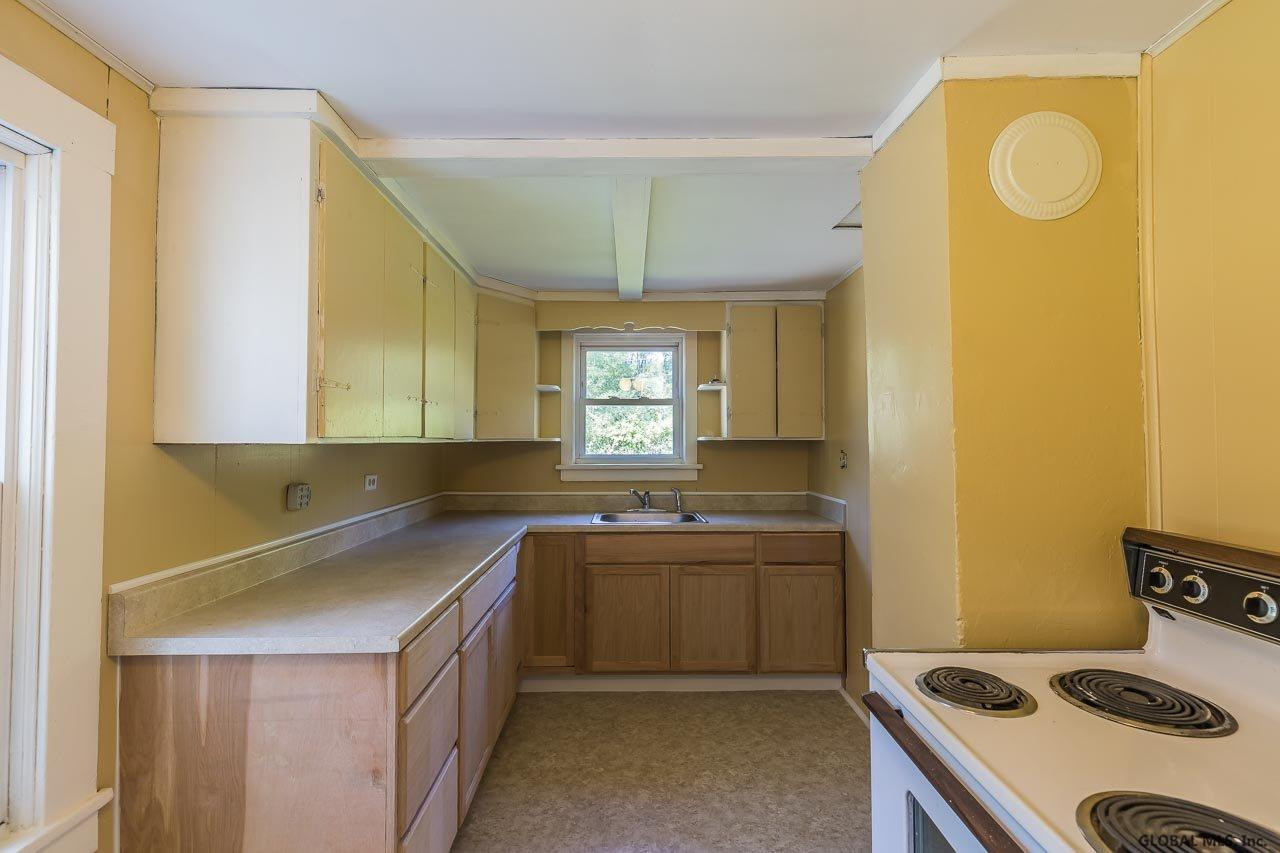 187 Maclachlan Road Amsterdam, NY 12010 - Photo 8 of 17 Photo 8