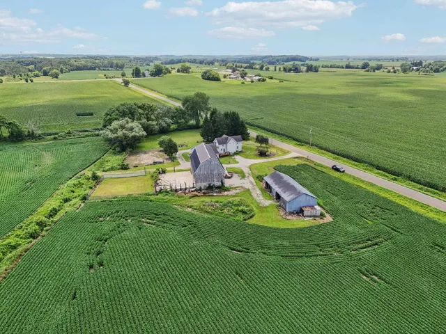 $499,900 | N3820 Fairwood Road, Reeseville, WI 53579