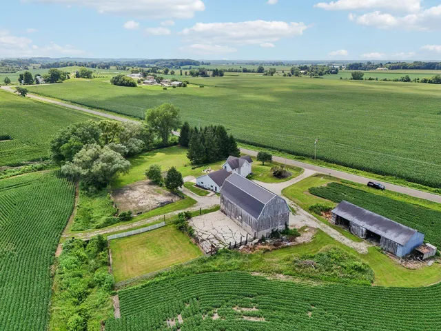 $499,900 | N3820 Fairwood Road, Reeseville, WI 53579