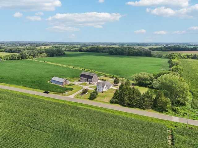 $499,900 | N3820 Fairwood Road, Reeseville, WI 53579