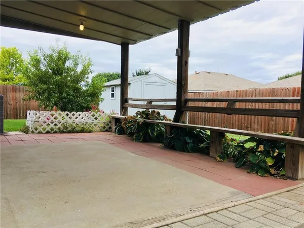 $1,800 | 2009 Brook Meadow Drive, Forney, TX 75126