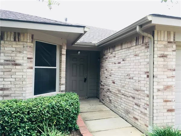 $1,800 | 2009 Brook Meadow Drive, Forney, TX 75126
