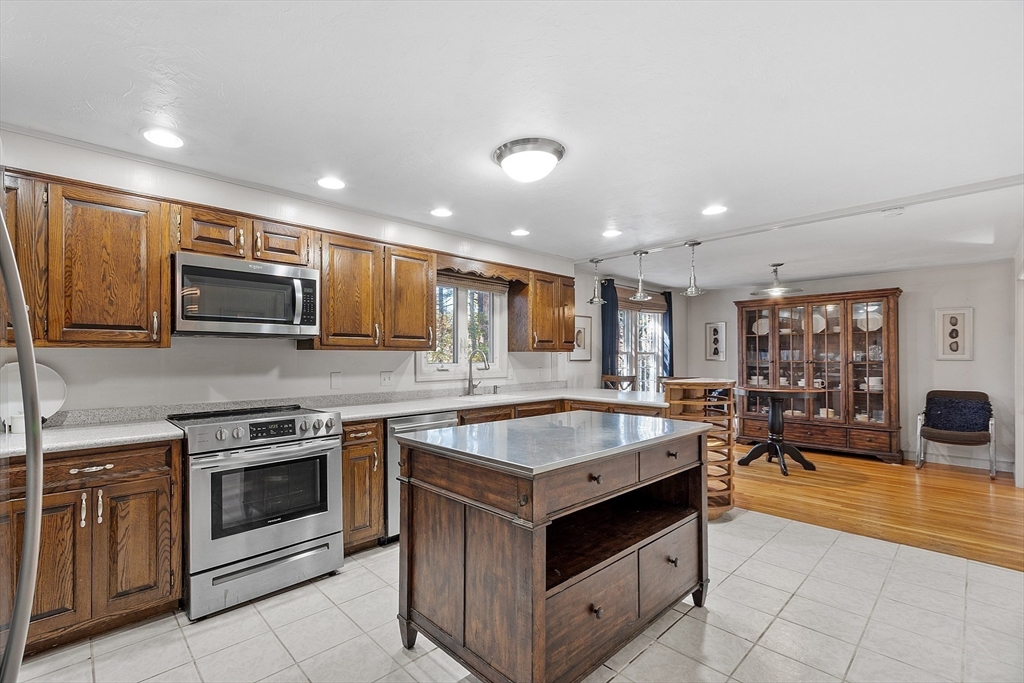 23 Bailey Road Berlin, MA 01503 - Photo 7 of 40 Gallery Image 7